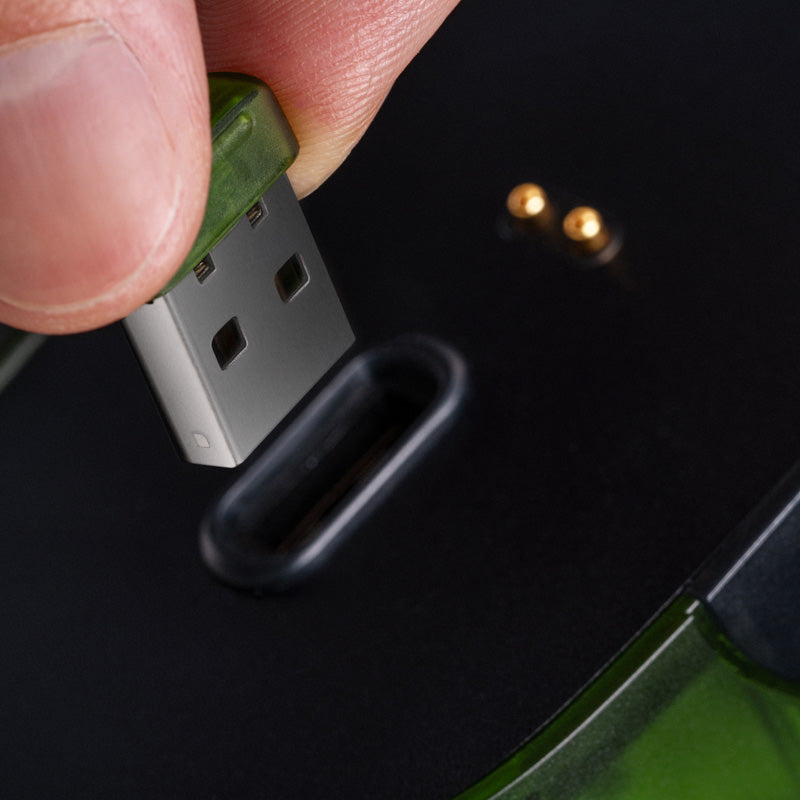 8BitDo Retro R8 Mouse - Xbox Edition - Desktop Mouse Collection with Distinctive Styling