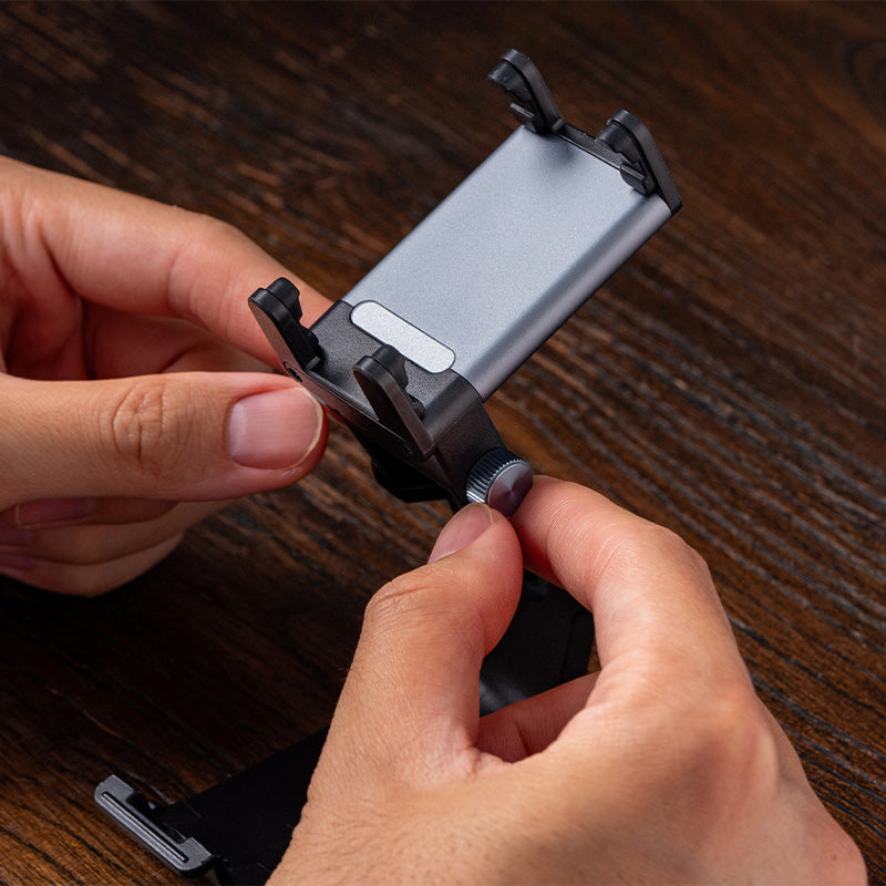 8BitDo Mobile Gaming Clip for Xbox Controllers - Mobile Mount Collection for Supported Controllers